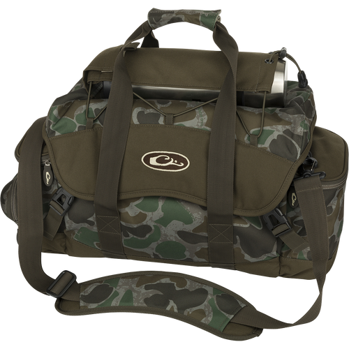Floating Blind Bag 2.0 - Large: a camouflage bag with a strap, perfect for your outdoor adventures.