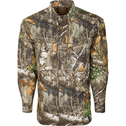 Dura-Lite Shirt L/S with Agion Active XL: A long-sleeved camouflage hunting shirt featuring vertical chest pockets, heat vents, and a mesh back for air circulation.